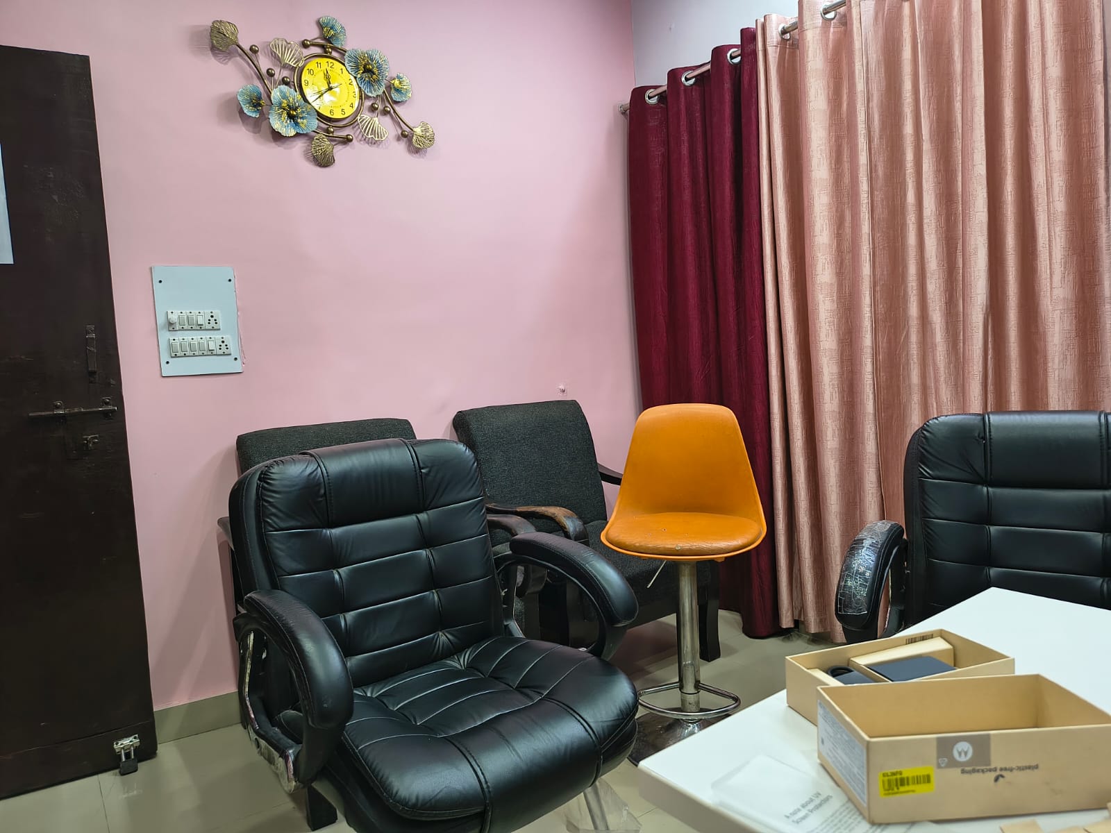 Office seating area at Shanvi Girls PG